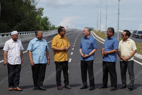 DATUK SERI FADILLAH YUSOF