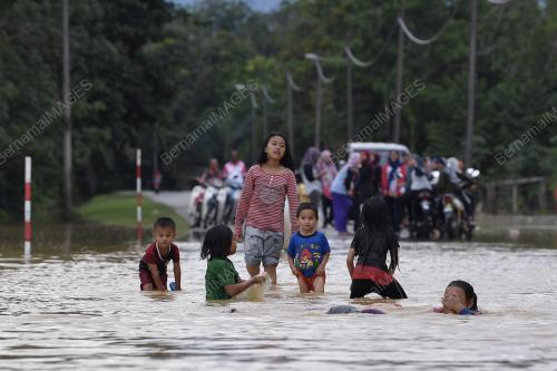 TR08_03112018_BANJIR