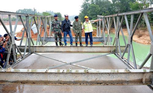 TR08_04012015_JAMBATAN_BANJIR