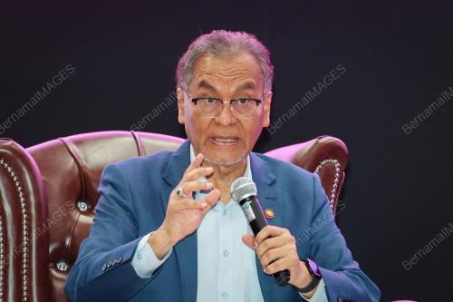 DATUK SERI DR DZULKEFLY AHMAD