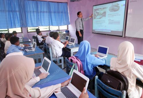 TR08_09022011_KELAS_MAYA
