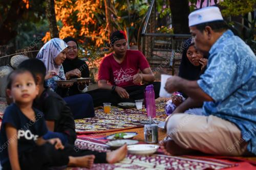 BERBUKA PUASA BERSAMA ADIK BERADIK PERANTAU