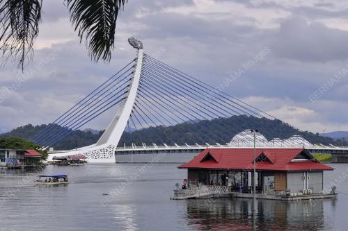 BANJIR TERMENUNG TASIK KENYIR