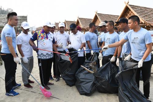 TR08_11092019_BERSIH_PANTAI_BN201909100600