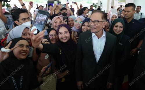 DATUK SERI ANWAR IBRAHIM