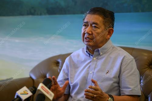 DATUK SERI SALAHUDDIN AYUB