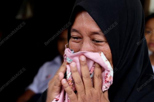 KELUARGA TUNTUT BARANGAN