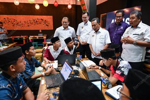 DATUK MOHAMMAD YUSOF APDAL