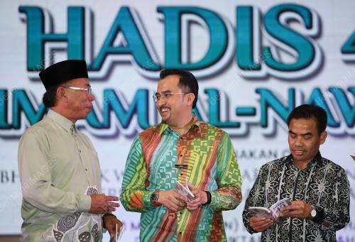 DATUK DR ASYRAF WAJDI DUSUKI
