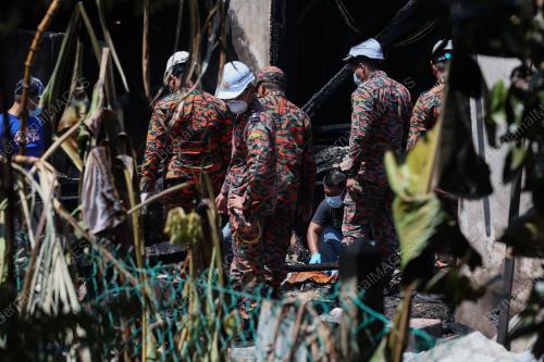 WARGA EMAS MAUT KEBAKARAN