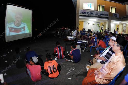 TR08_14072014_PIALA_DUNIA