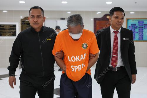 SPRM REMAN PENJAWAT AWAM