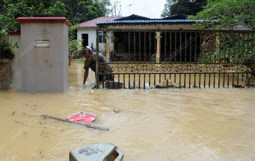 TR08_17122014_BANJIR