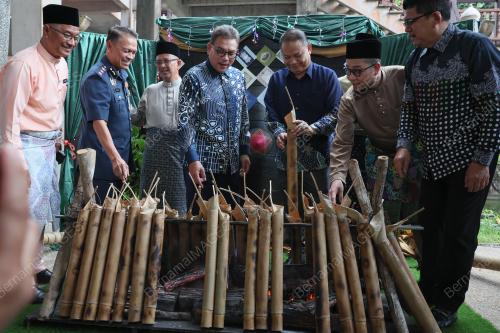 DATUK SERI TENGKU FAROK HUSSIN TENGKU ABDUL JALIL