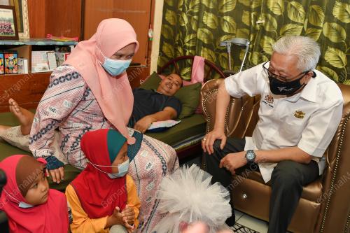 DATUK SERI ISMAIL SABRI YAAKOB