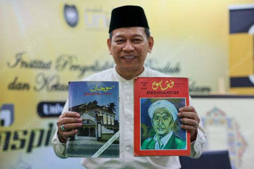 AKHBAR TULISAN JAWI