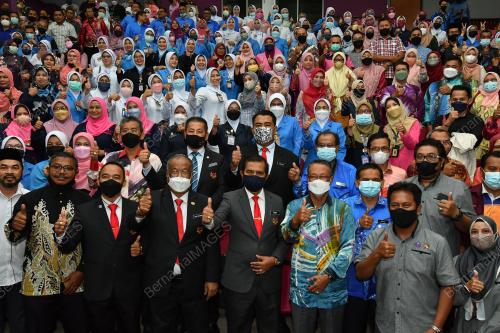 DATUK ADNAN MAT