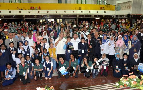TR08_21102019_KARNIVAL_PERPADUAN