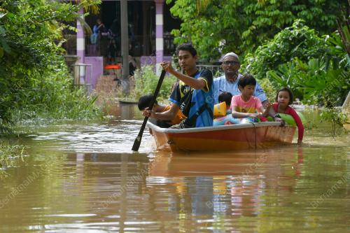 BANJIR DI KEMAMAN