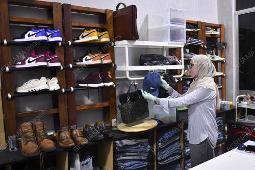 PERKHIDMATAN MENCUCI KASUT DAN BEG TANGAN
