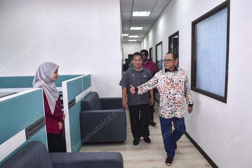 DATUK ROSLI MAT HASSAN