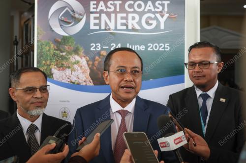 DATUK SERI DR AHMAD SAMSURI MOKHTAR