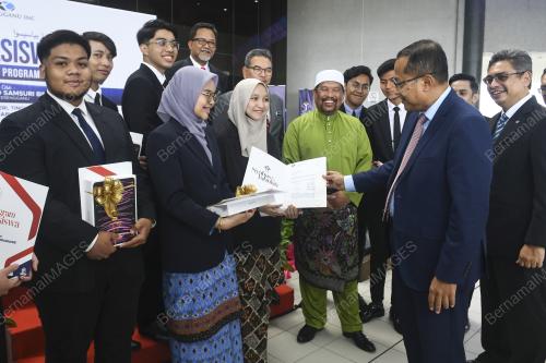 DATUK SERI DR AHMAD SAMSURI MOKTHAR