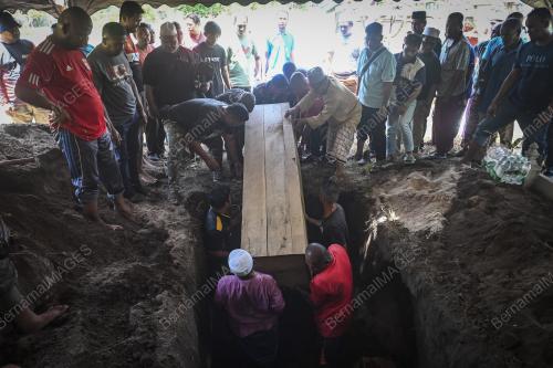 JENAZAH DATUK DAN CUCU TIRI SELAMAT DIKEBUMIKAN