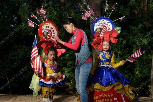 PAKAIAN JALUR GEMILANG