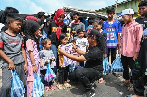 MENDERMA PAKAIAN RAYA