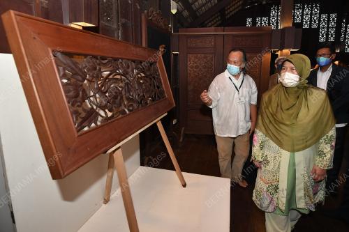 DATUK ZURAIDA KAMARUDDIN