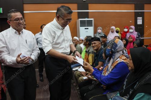 DATUK SERI SALAHUDDIN AYUB