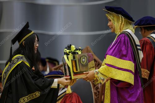 SULTANAH NUR ZAHIRAH
