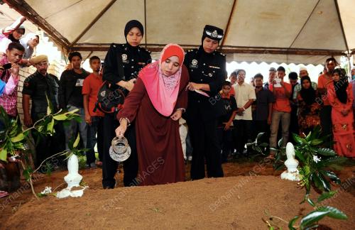 TR09_02032013_KEBUMI_JENAZAH