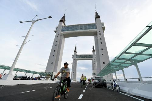 TR09_02062019_JAMBATAN_ANGKAT