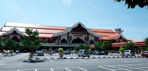 LAPANGAN TERBANG SULTAN MAHMUD