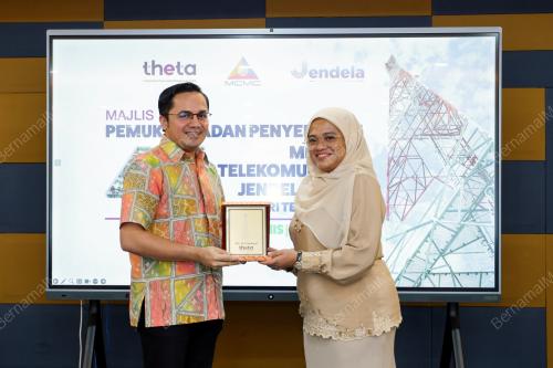 DATUK NURASLINA ZAINAL ABIDIN