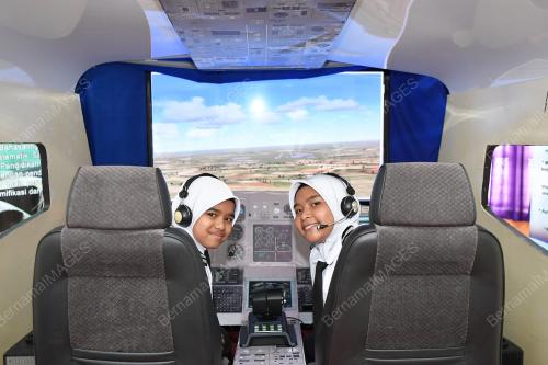 SIMULATOR PESAWAT SK GONG NANGKA