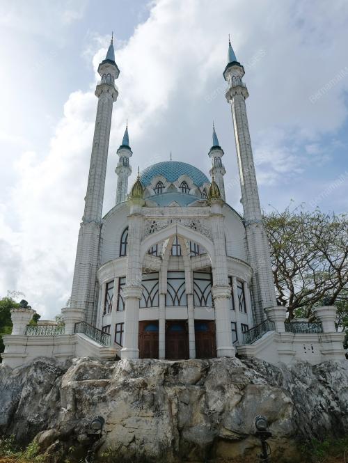 TAMAN MONUMEN