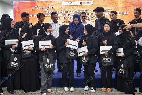 DATUK SERI DR NORAINI AHMAD