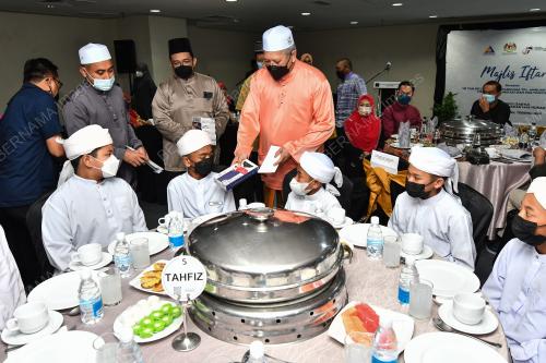 TAN SRI ANNUAR MUSA