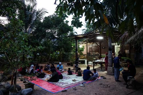 BERBUKA PUASA BERSAMA ADIK BERADIK PERANTAU