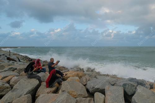 LAUT BERGELORA