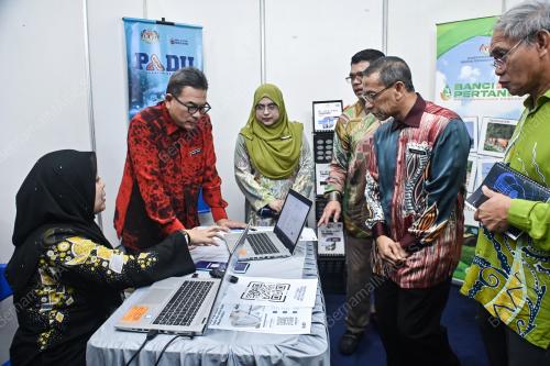 PELANCARAN HARU PADU BERSAMA PENJAWAT AWAM