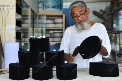 SONGKOK TERENGGANU
