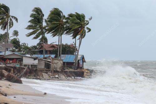 HAKISAN PANTAI TERENGGANU