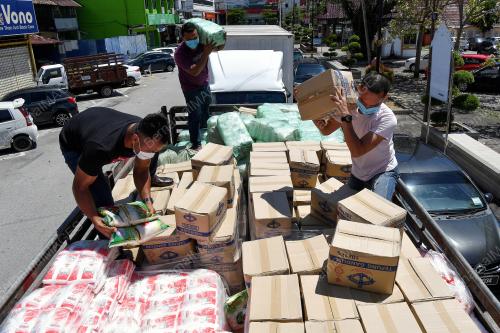 SUMBANGAN TABUNG COVID-19 UMNO