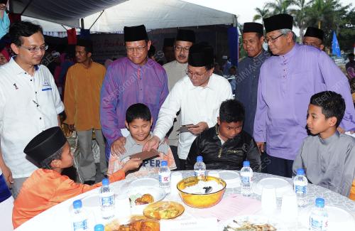 TR09_12072015_PEMIMPIN_BERBUKA