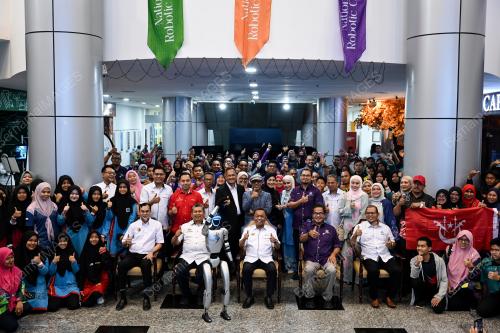DATUK MOHAMMAD YUSOF APDAL
