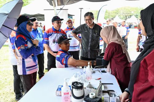 DATUK NIK NASARUDIN MOHD ZAWAWI